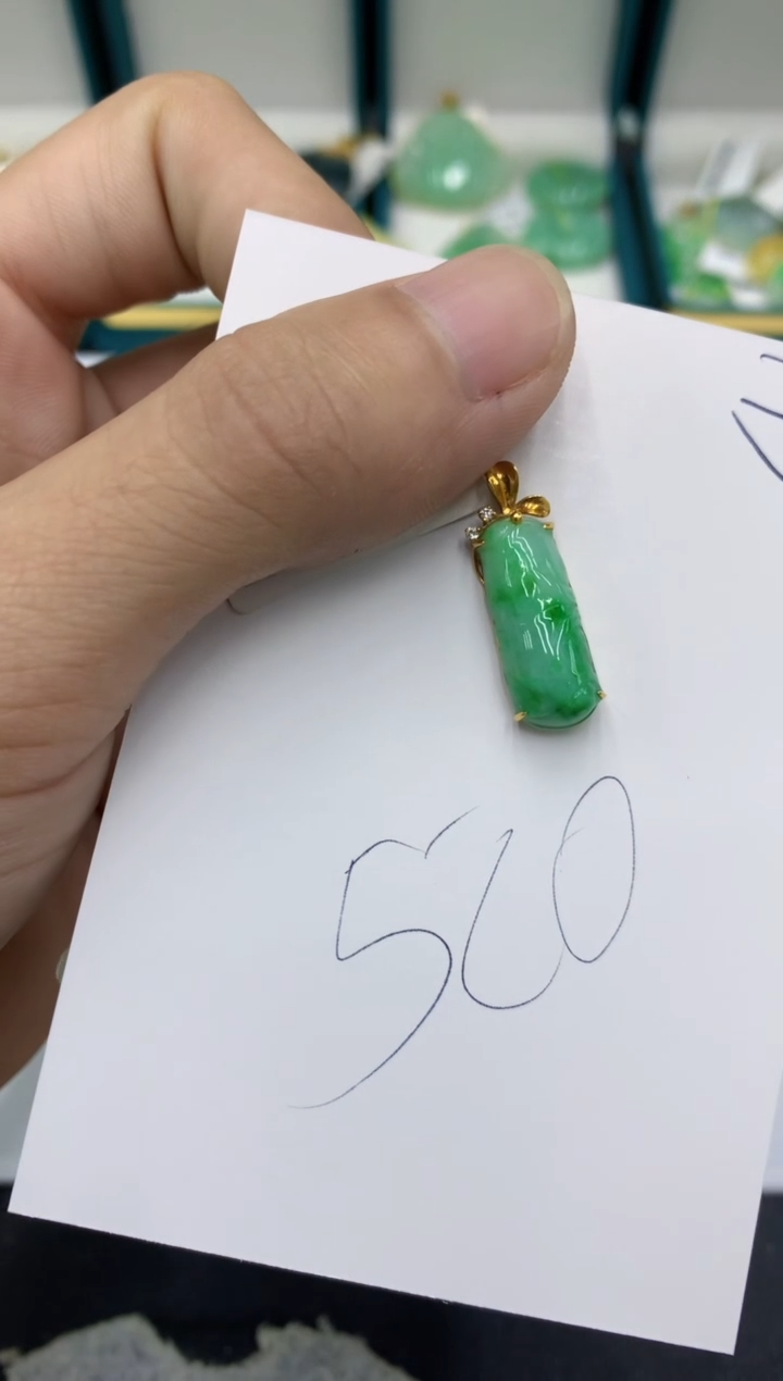 【闪购商品】翡翠颈饰18K金镶嵌翡翠