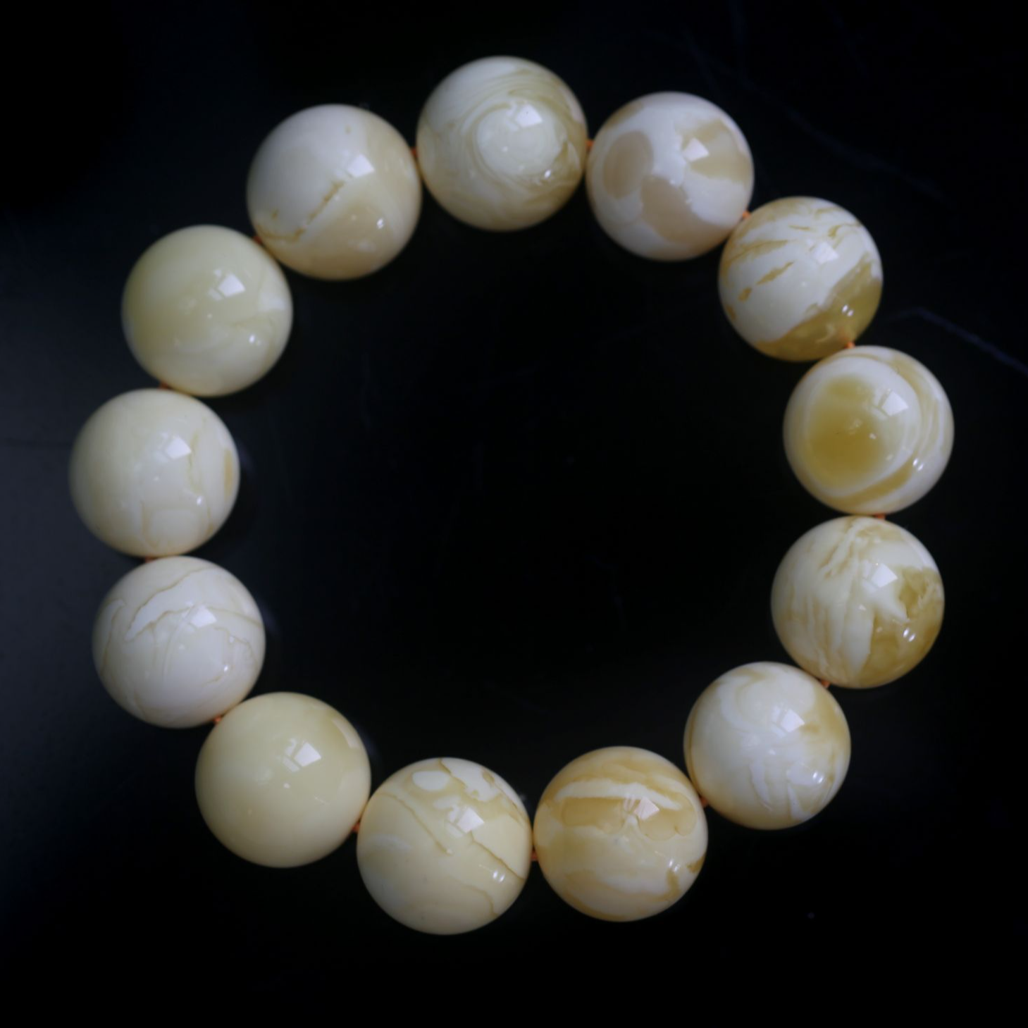 【世鸿珠宝】拉丝眼睛妖孽浓蜡俄料高端蜜蜡手串