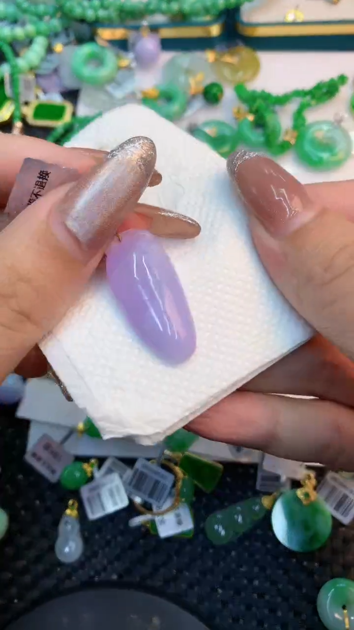 颈饰18K金镶嵌翡翠1