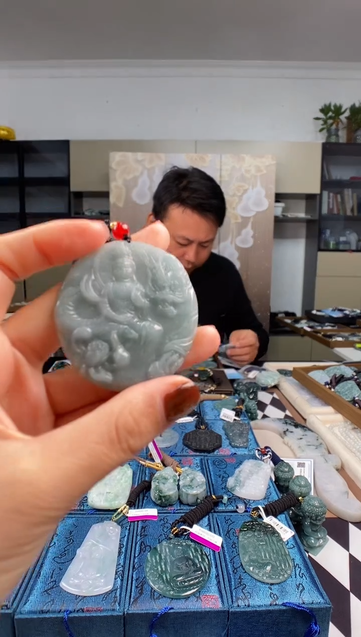 颈饰未镶嵌翡翠多样性发其一