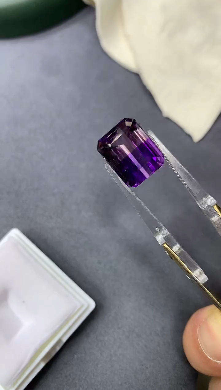 【闪购商品】水晶裸石未镶嵌13.39ct 21