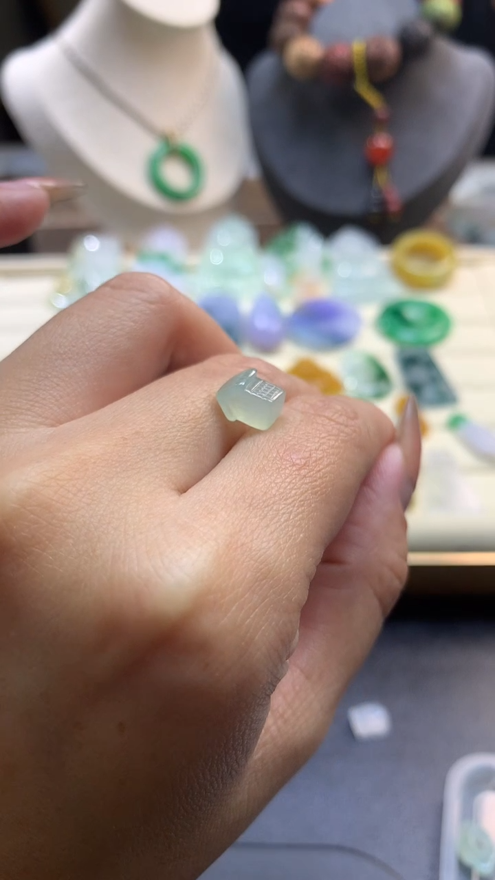 【闪购商品】定制翡翠未镶嵌翡翠