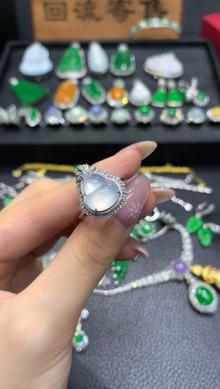 18K金镶嵌戒指翡翠51