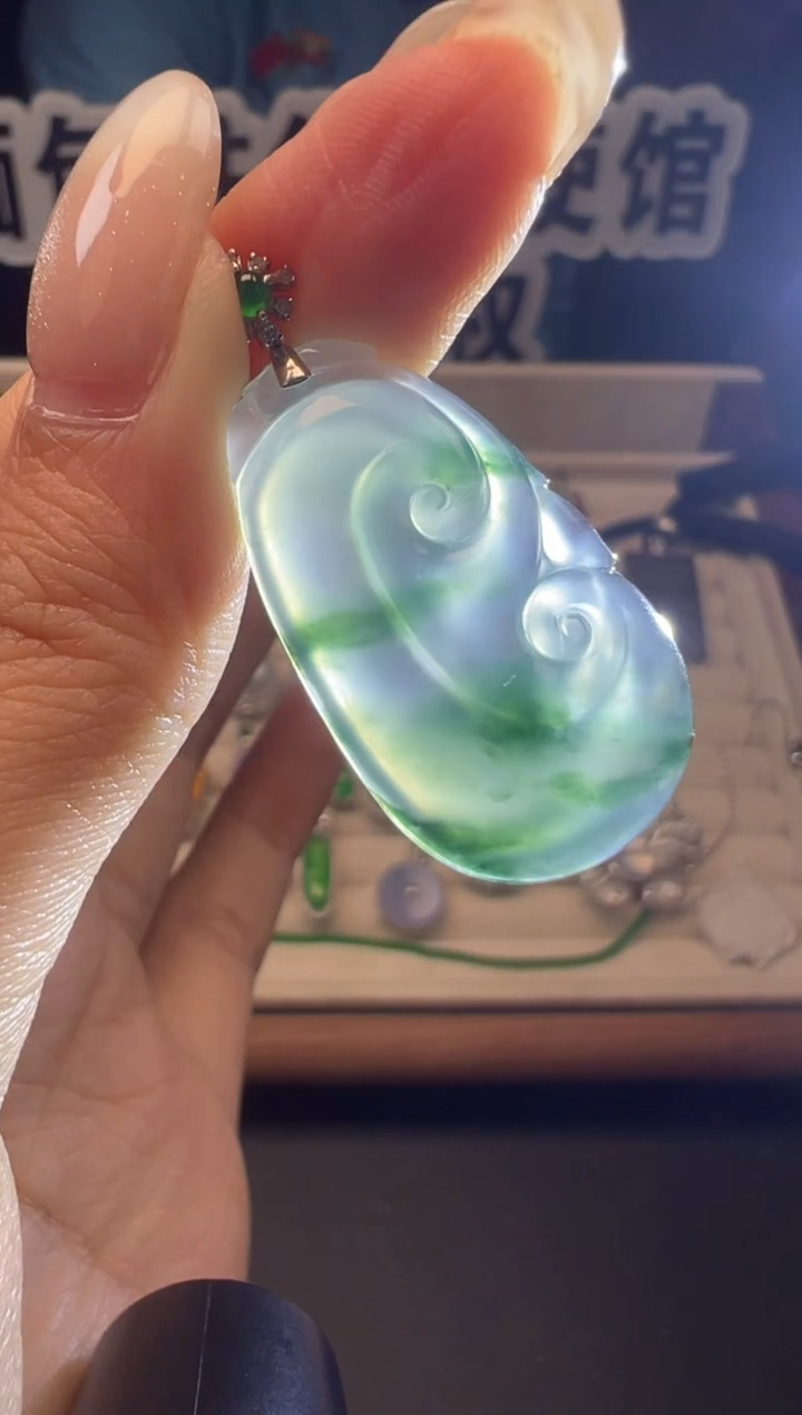 吊坠(不含链)18K金镶嵌翡翠 缅甸珠宝严选