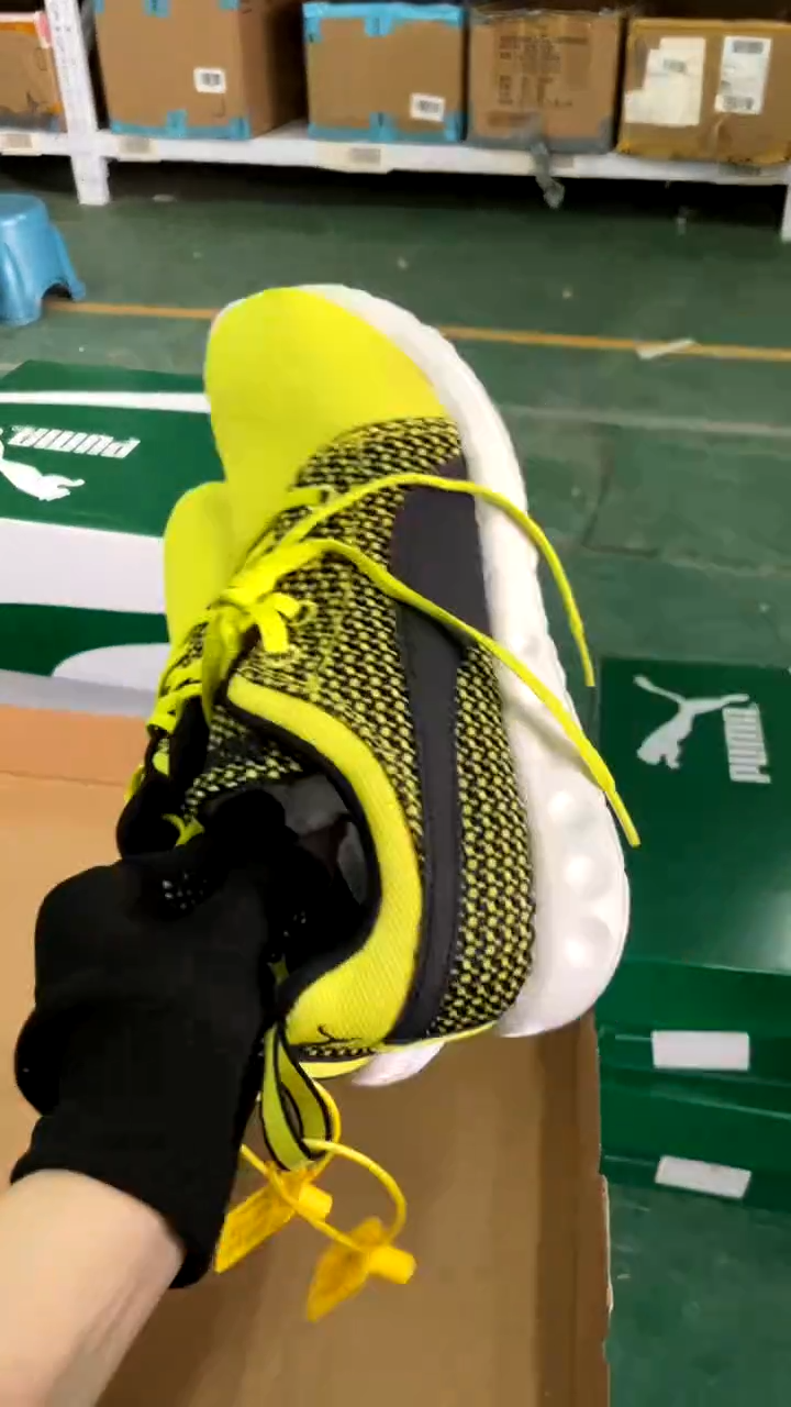 彪马时尚运动休闲鞋39M  Q106