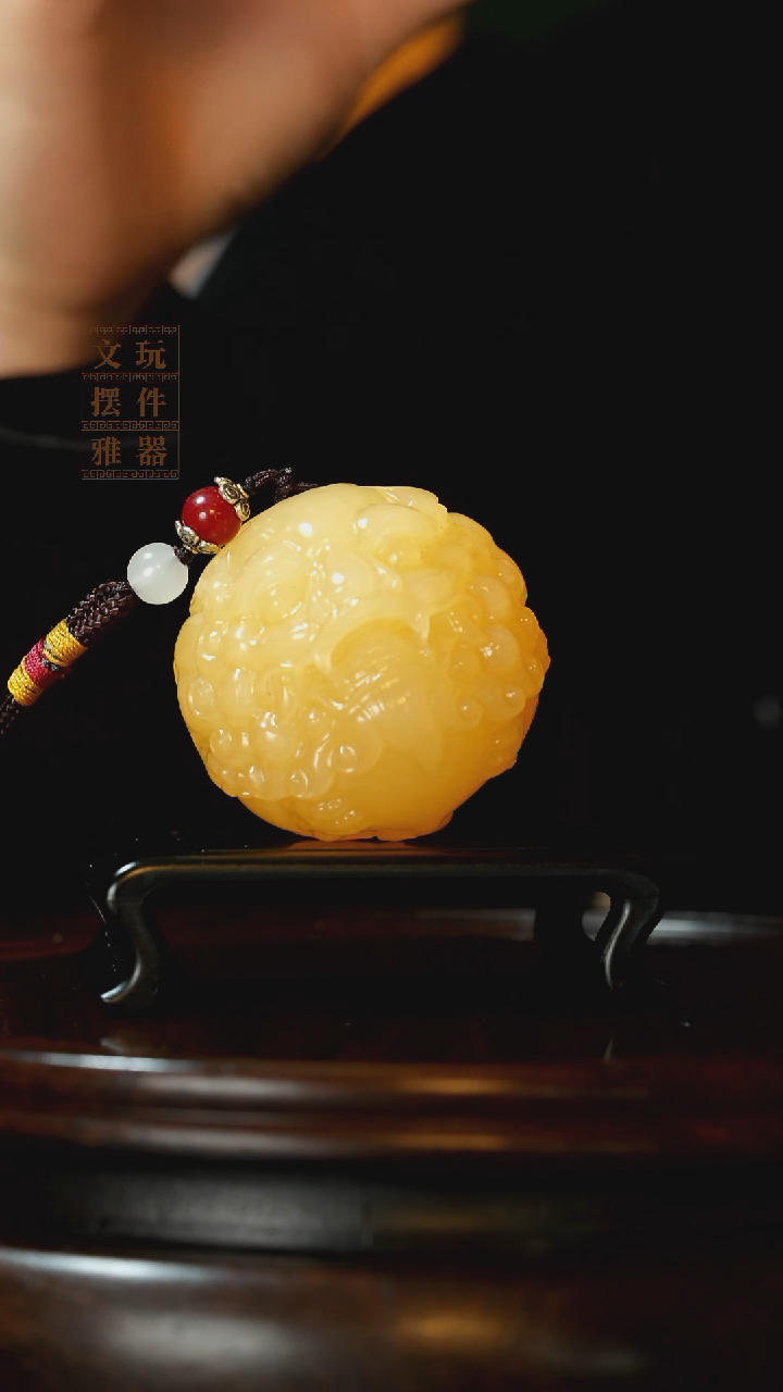 玉《醒狮貔貅》手把件摆件