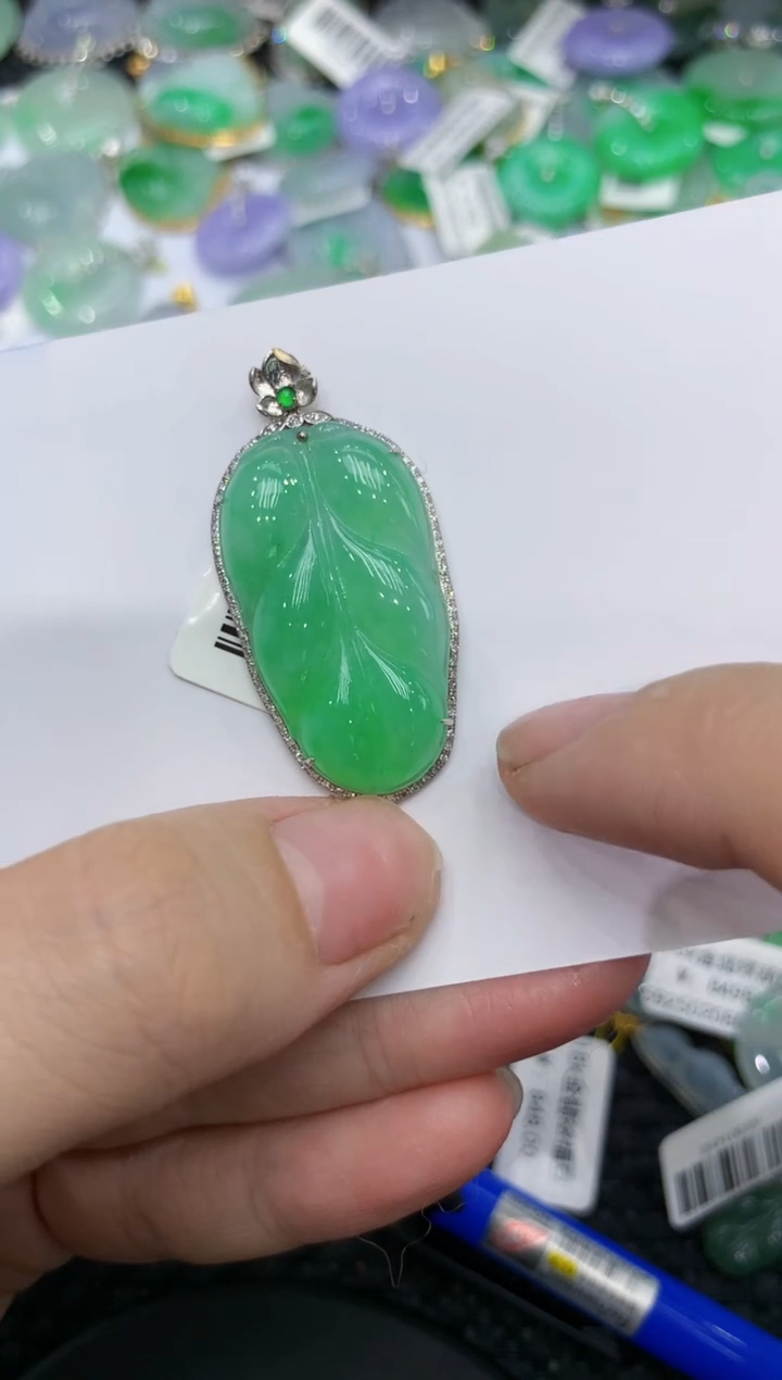【闪购商品】翡翠颈饰18K金镶嵌1111111111111