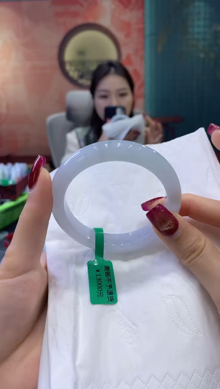 【闪购商品】翡翠手镯未镶嵌多人08968
