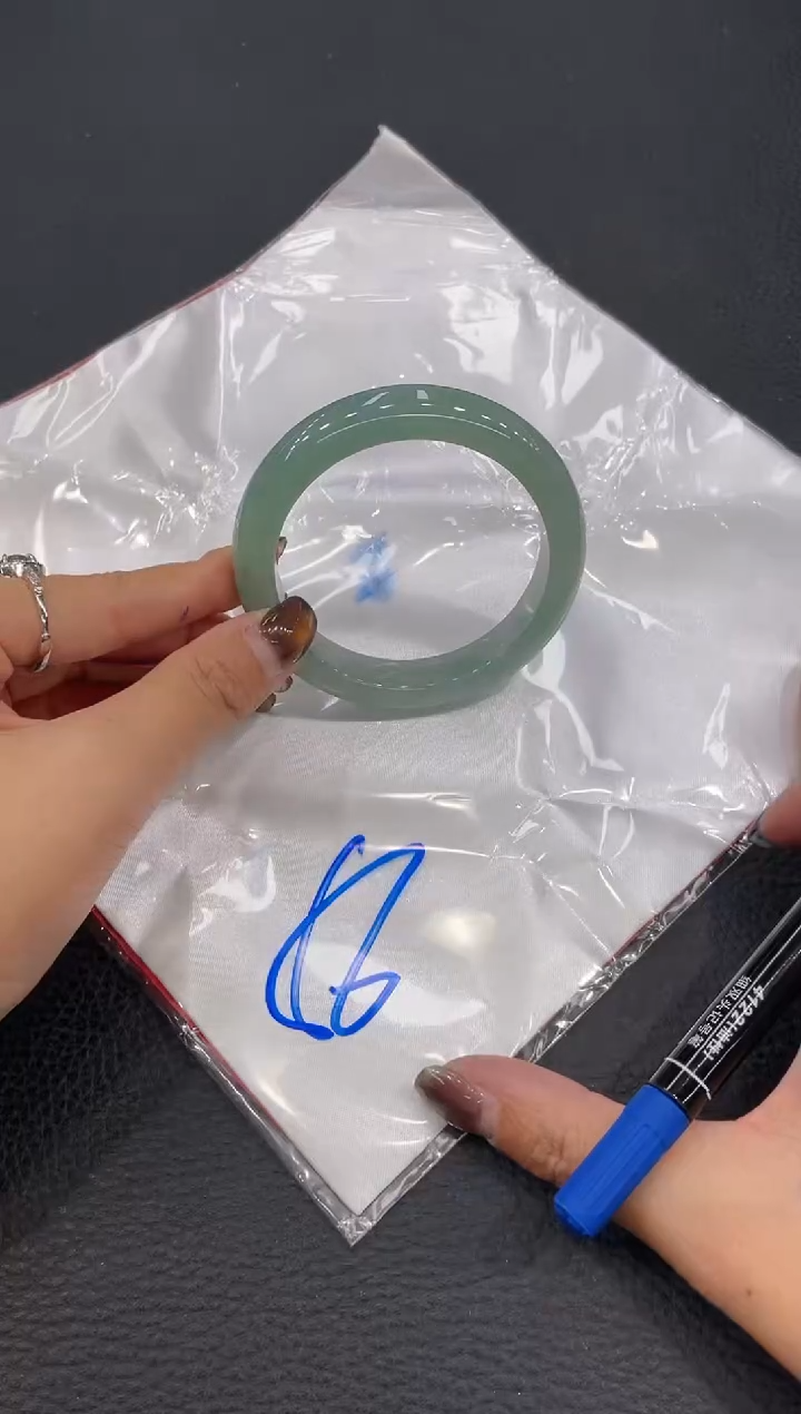 【闪购商品】翡翠手镯未镶嵌手镯