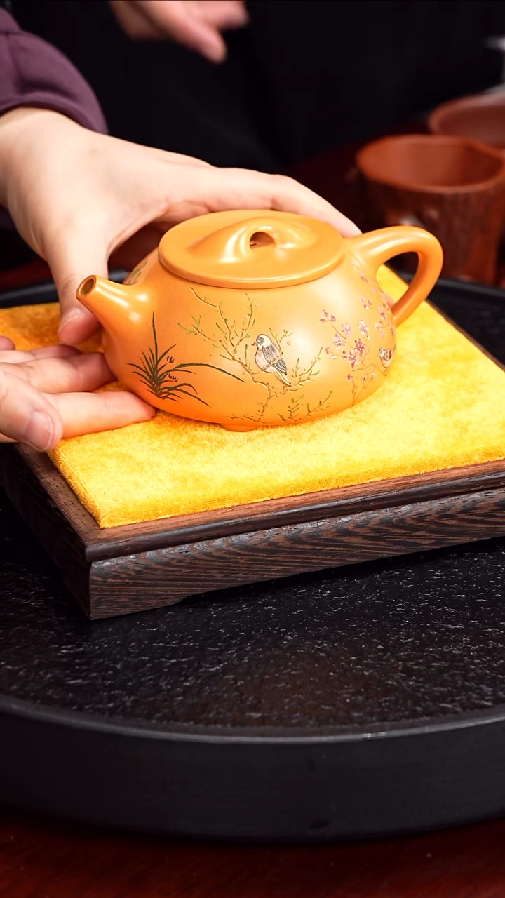 茶壶紫砂潘春芳 石瓢75  芒果段 300毫升  配李燕的画