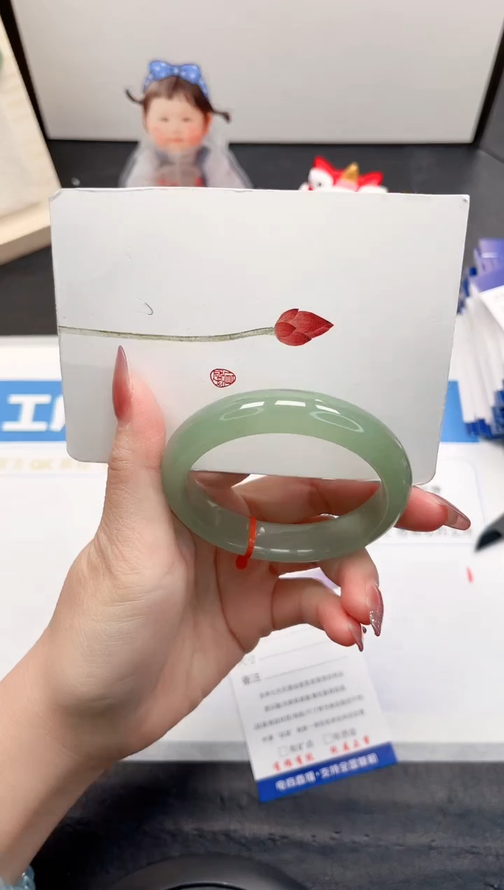 【闪购商品】石英质玉手镯未镶嵌62-58