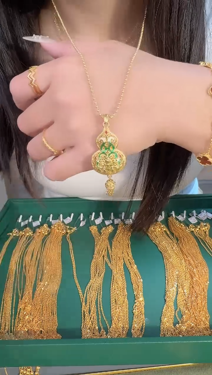 流苏葫芦吊坠2.60 （附带礼盒包装）