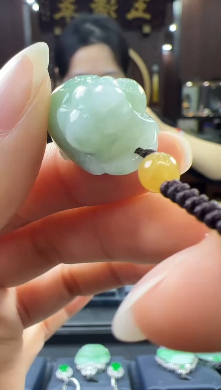 【闪购商品】翡翠挂件未镶嵌猪猪手机挂