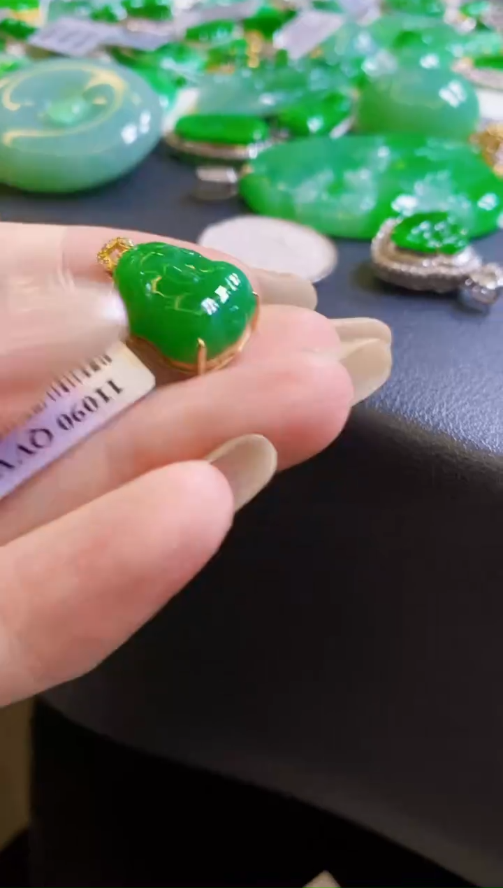 【闪购商品】定制翡翠18K金镶嵌貔貅