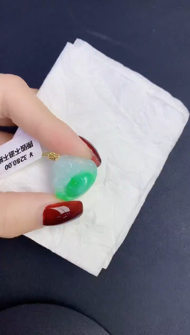 颈饰18K金镶嵌翡翠缅甸天然翡翠a货