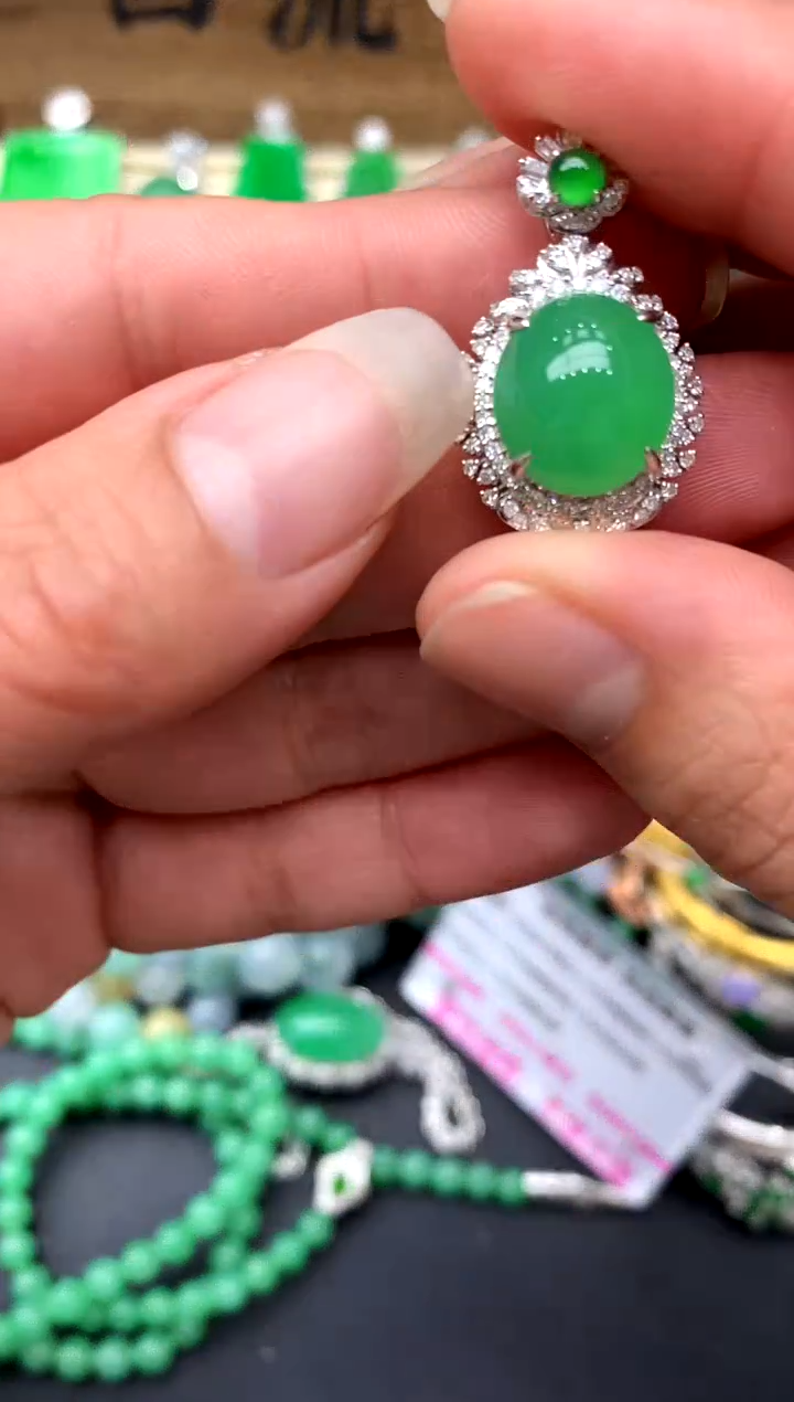 【闪购商品】翡翠颈饰18K金镶嵌325-中国好珍宝