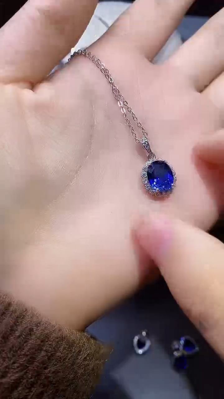 【闪购商品】蓝宝石吊坠(赠链)银S925镶嵌..........