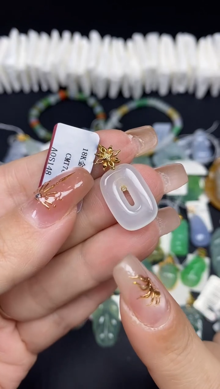 吊坠(不含链)18K金镶嵌翡翠公主扣18K金扣镶嵌@@CMT785