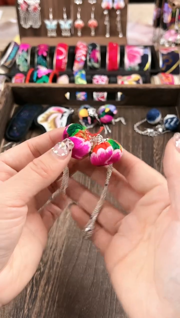 【闪购商品】织绣民族风老绣饰品266