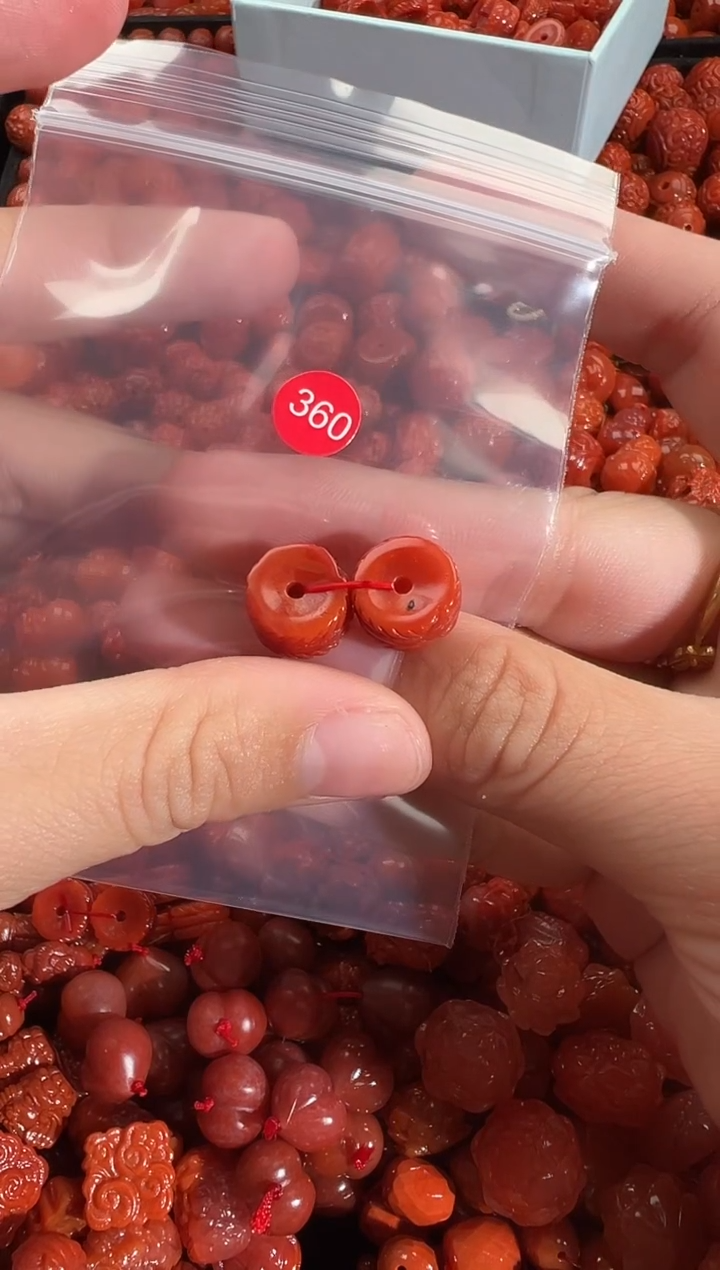 颈饰未镶嵌南红玛瑙1