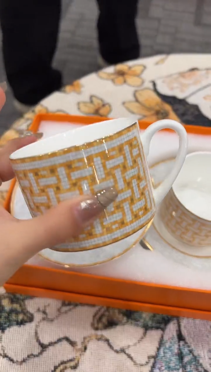 【闪购商品】杯H457--------------