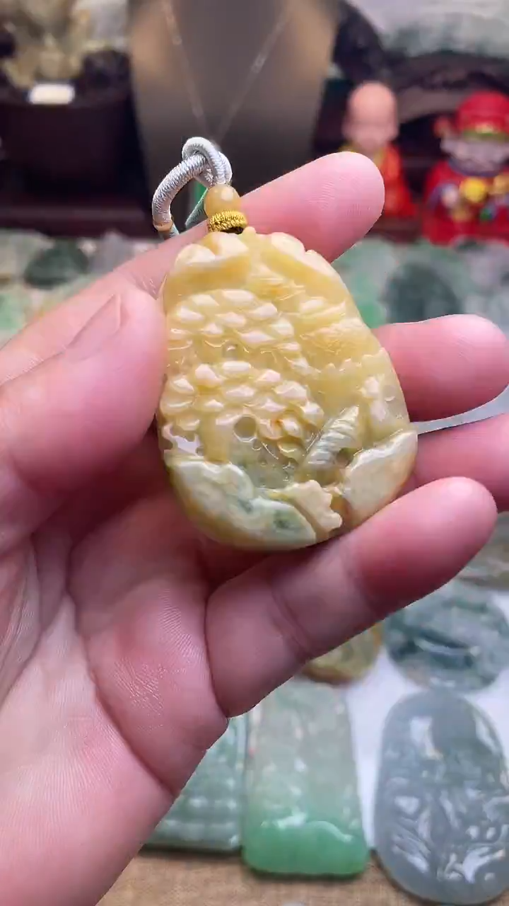 颈饰未镶嵌翡翠山水