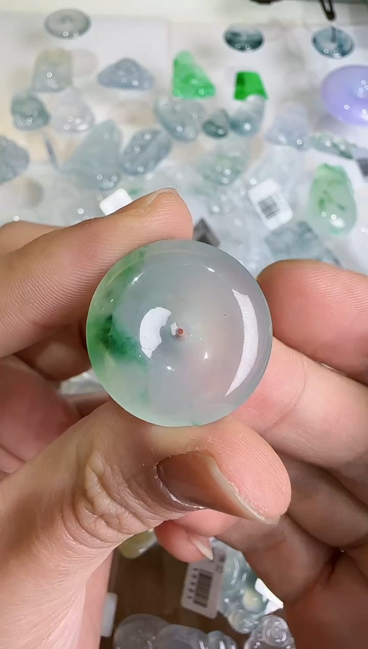 【闪购商品】翡翠吊坠(不含链)未镶嵌··