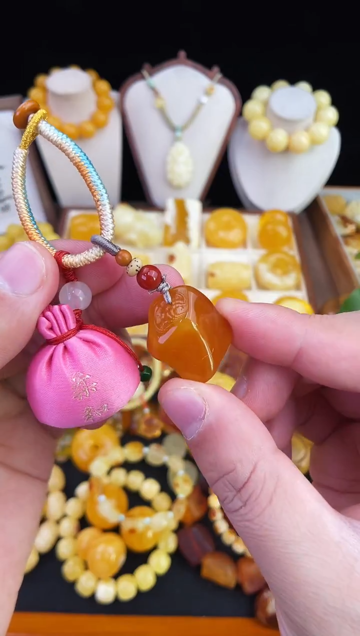 琥珀未镶嵌珠宝奇石柒月