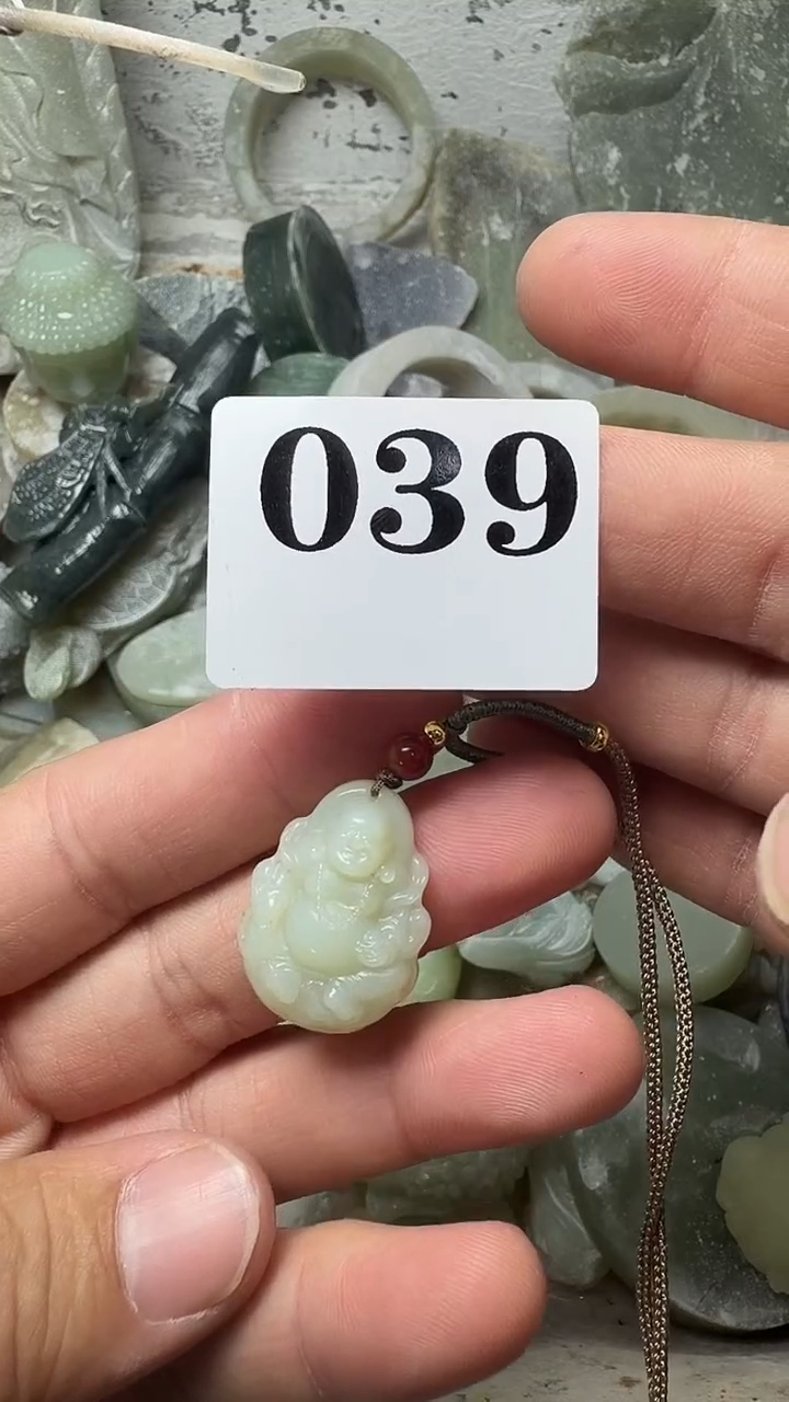 颈饰未镶嵌和田玉弥勒佛