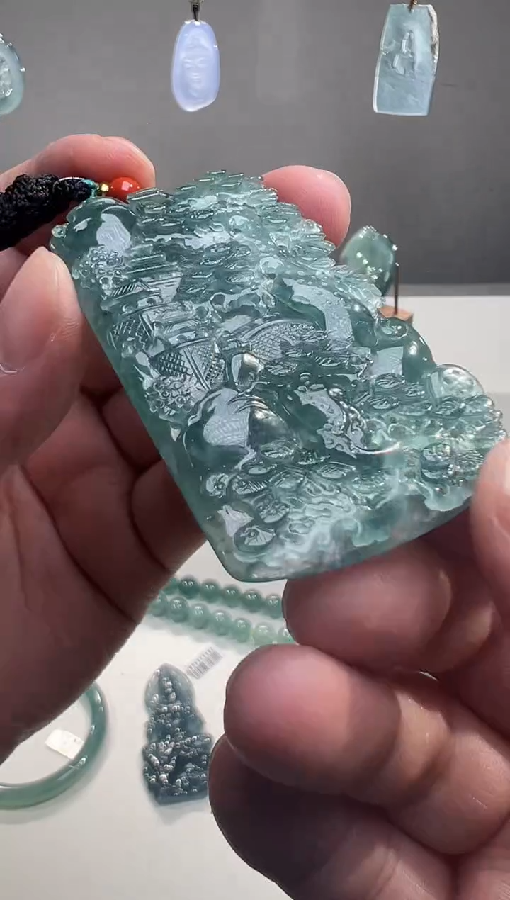 吊坠(不含链)未镶嵌翡翠山水牌