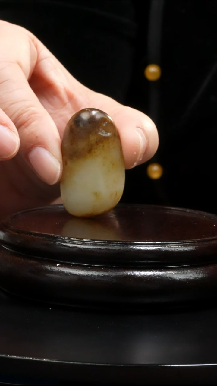 【闪购商品】和田玉吊坠(不含链)未镶嵌23.3克和田玉原石