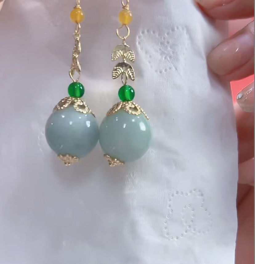 天然翡翠A货原创一点通耳环（多样性发货发一对）上面卡8下面卡12+