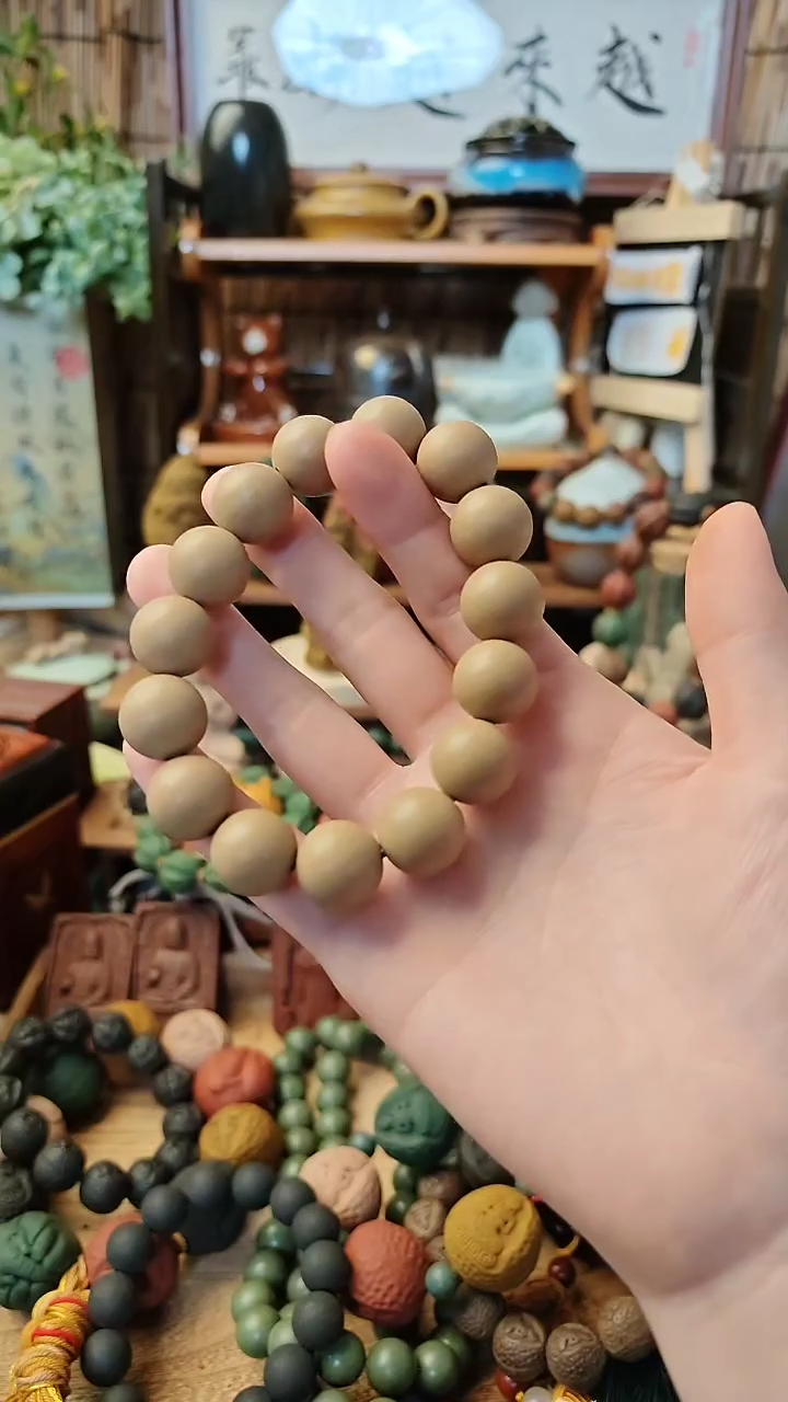 【闪购商品】白龙涎微瑕手串1.5尺寸