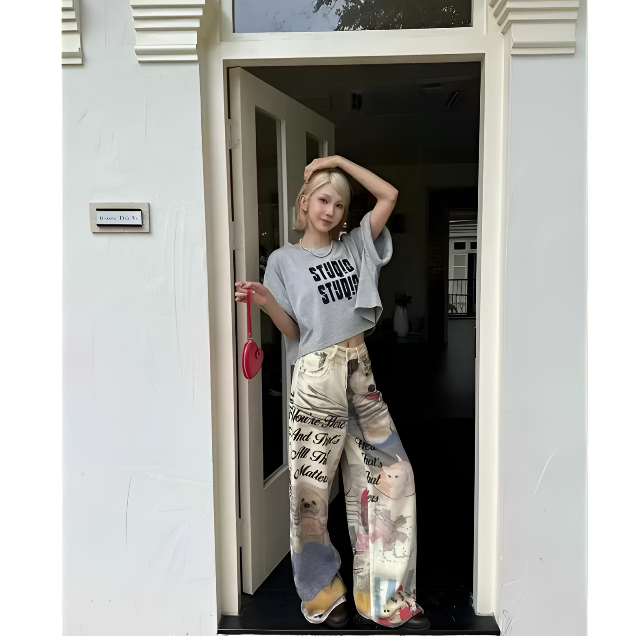 【奥莉】2025春夏：小狗派对｜趣味涂鸦牛仔裤