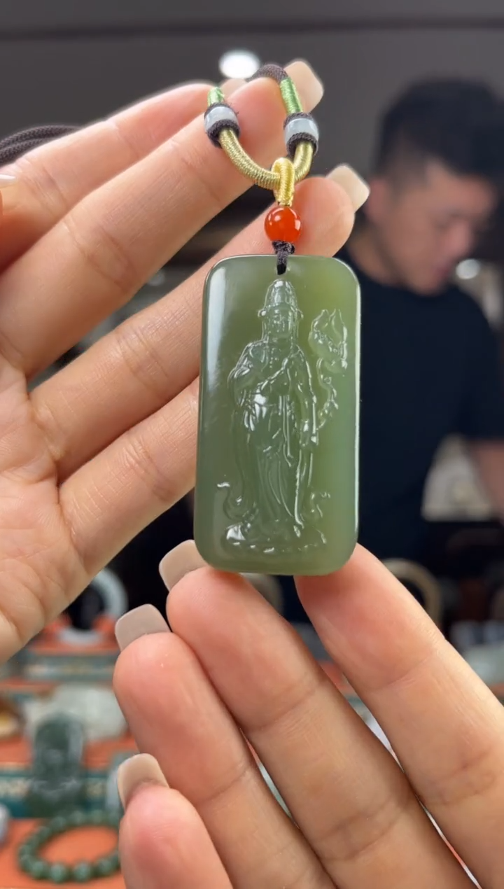 和田玉未镶嵌颈饰佩佩