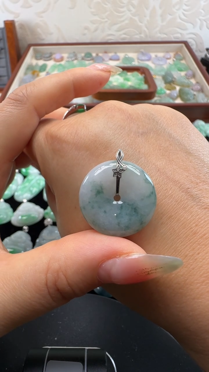 吊坠(不含链)18K金镶嵌翡翠平安扣