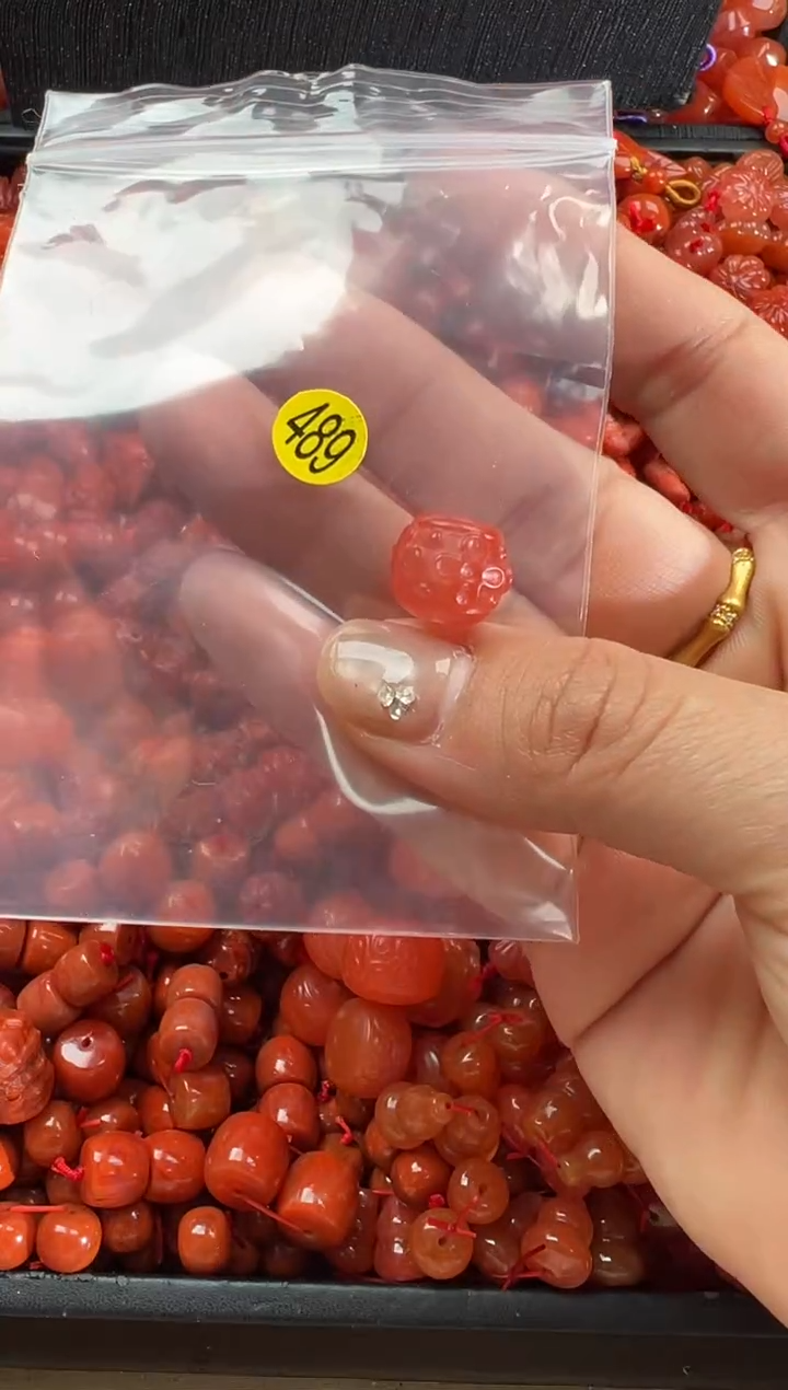 【闪购商品】南红玛瑙颈饰未镶嵌1