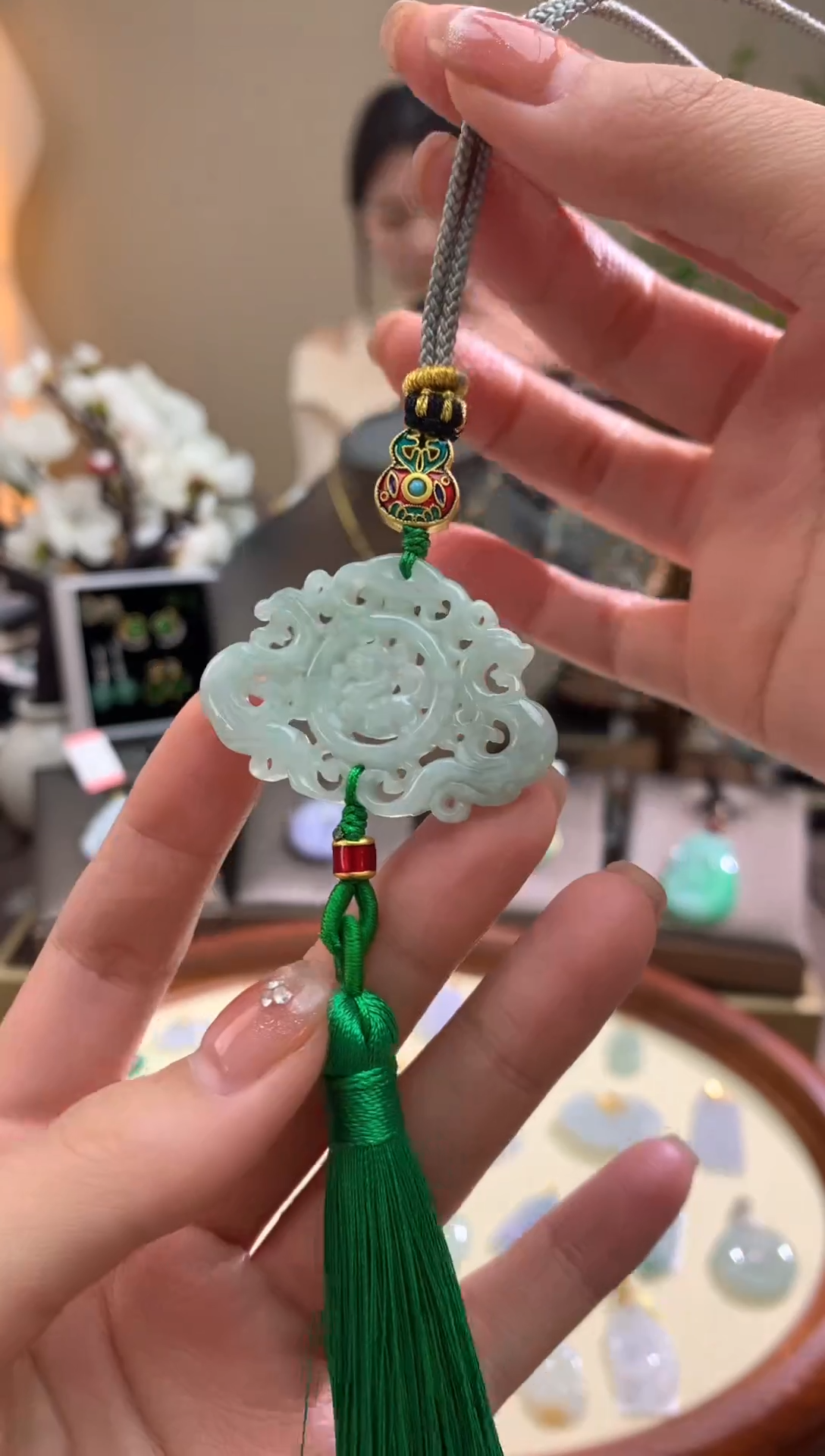 【闪购商品】翡翠颈饰未镶嵌 车挂饰