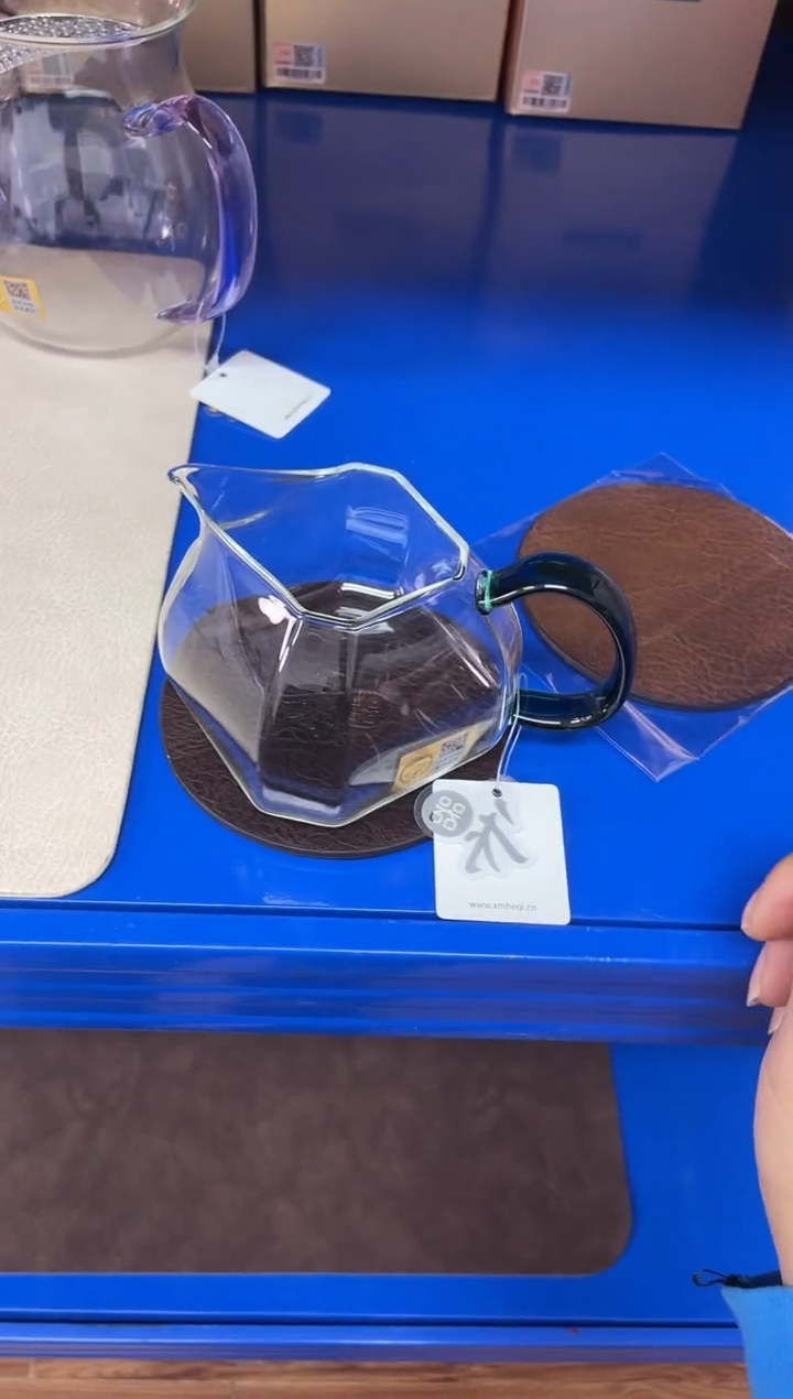 【闪购商品】悠乐墨绿色+皮杯垫