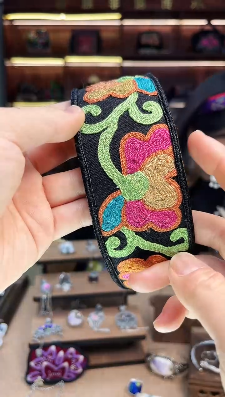 【闪购商品】织绣A13黔东南苗族刺绣