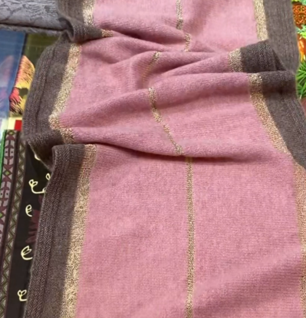 顶奢羊绒围巾 Yb 羊绒长巾 柔软细腻 手感好到爆 搭配气质感拉满