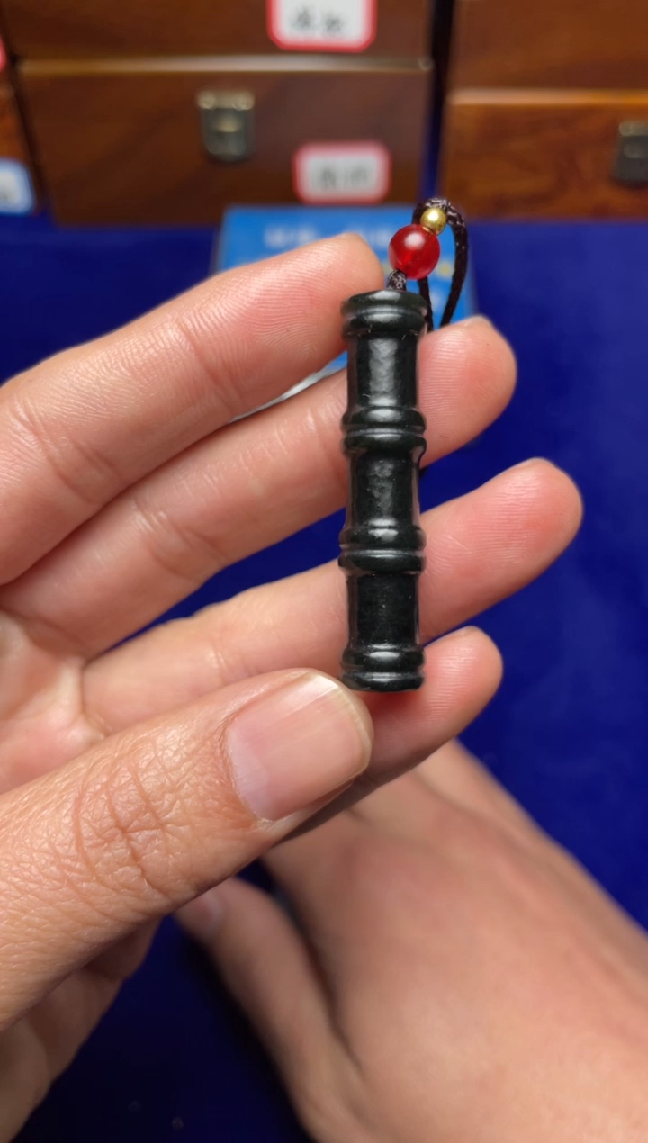 未镶嵌和田玉挂件不**心和田玉