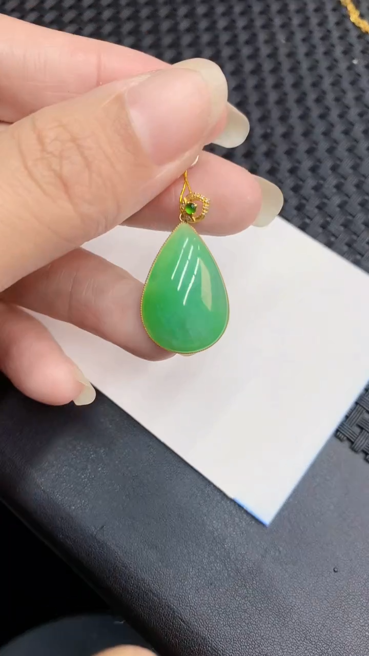 【闪购商品】翡翠颈饰18K金镶嵌            8