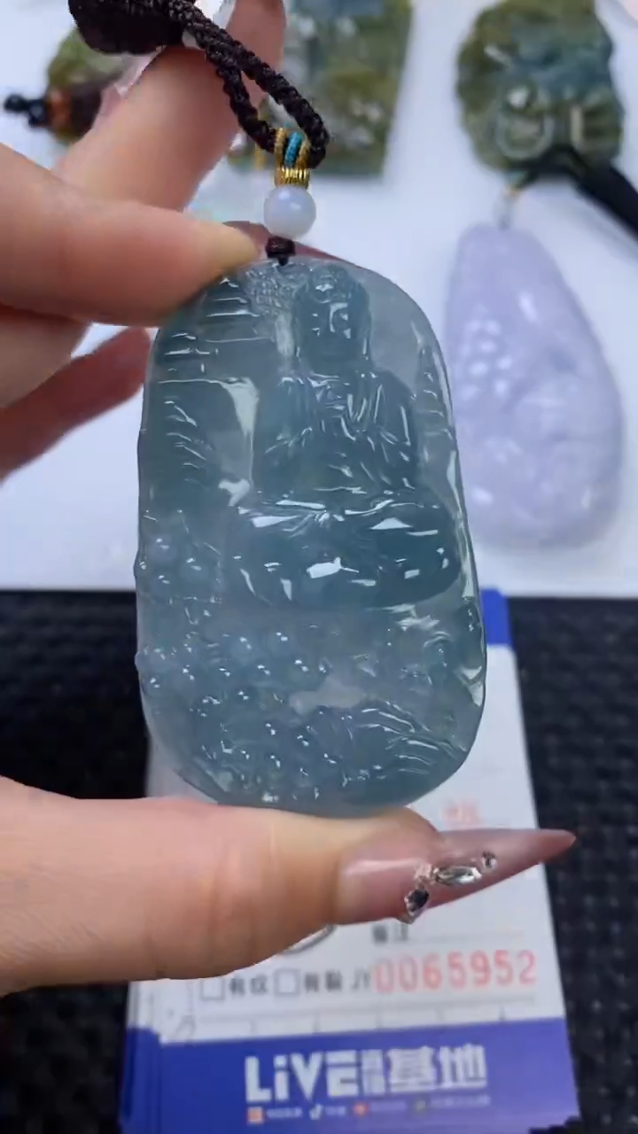 【闪购商品】翡翠颈饰未镶嵌111111111111111