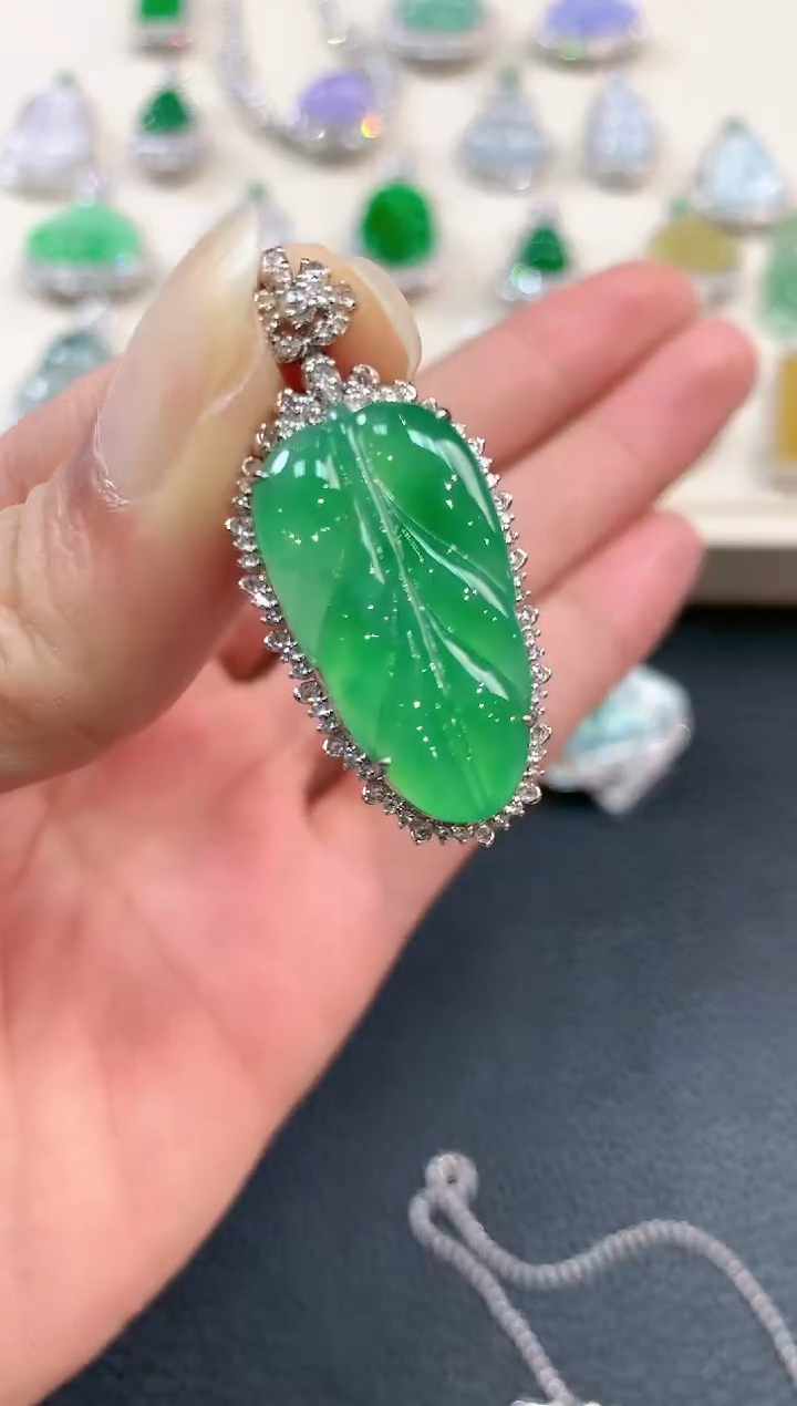 【闪购商品】翡翠吊坠(不含链)18K金镶嵌b130