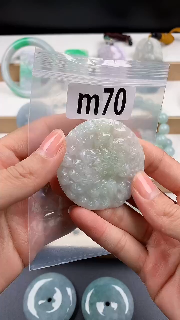 颈饰未镶嵌翡翠天然翡翠吊坠挂件