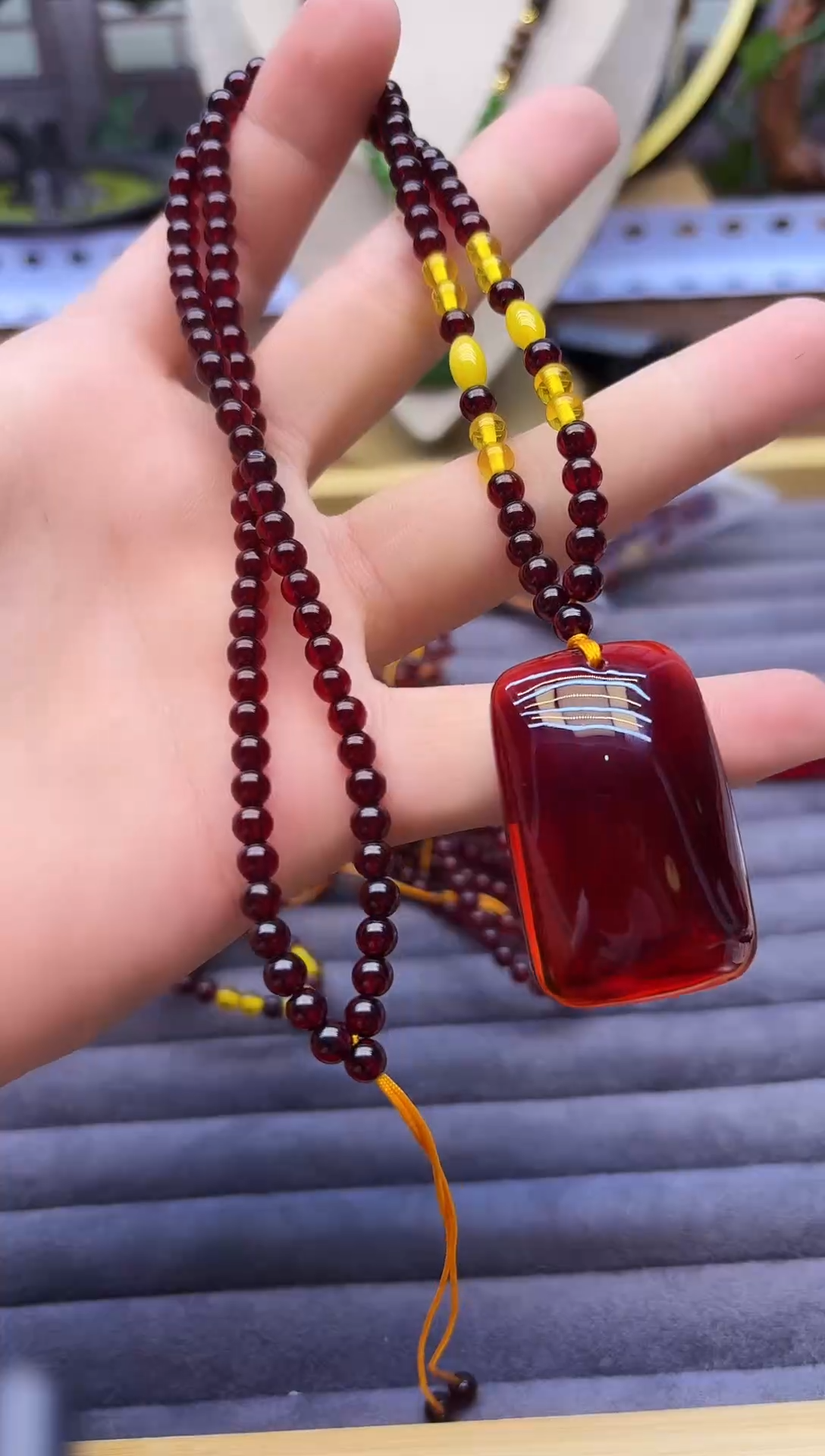 血珀颈饰14K金镶嵌L17        