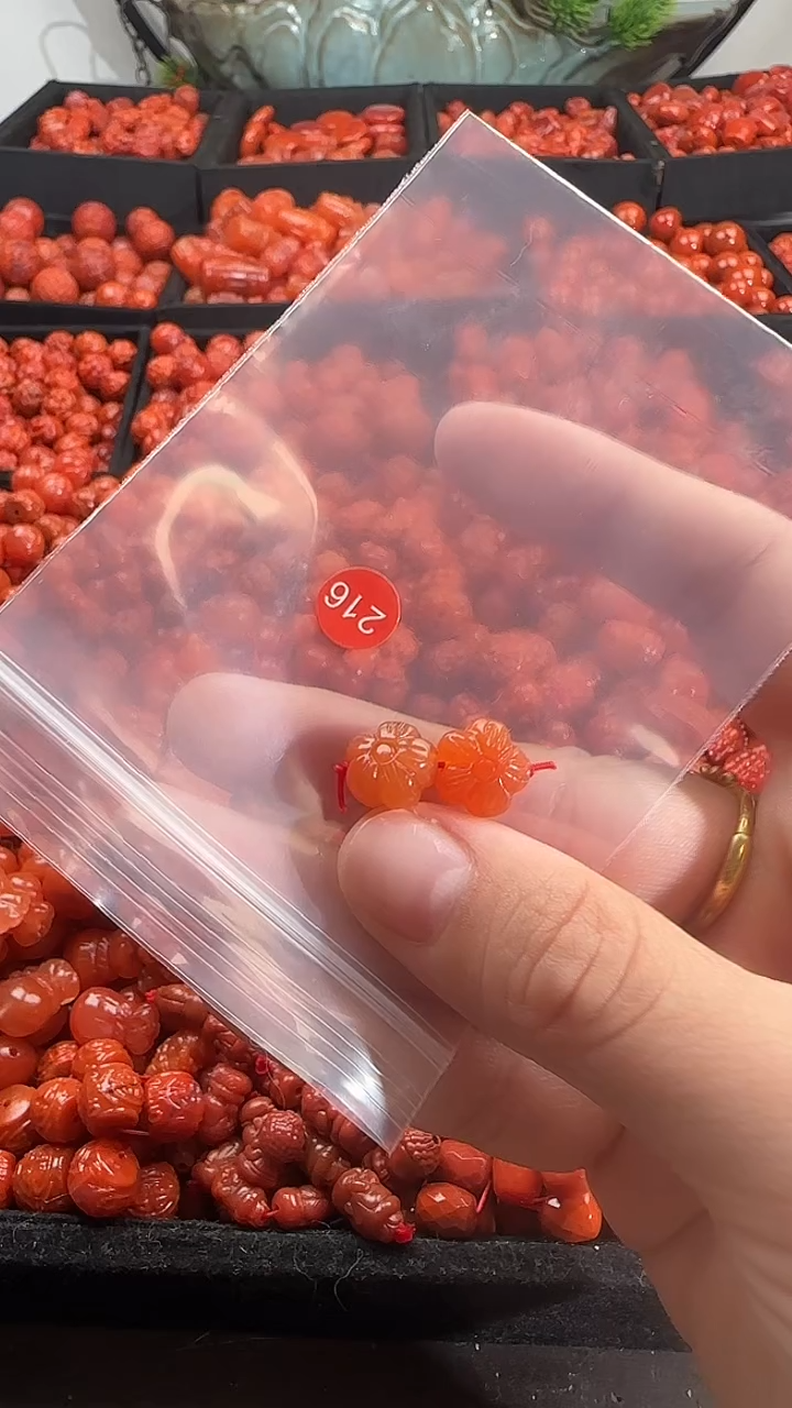 颈饰未镶嵌南红玛瑙1