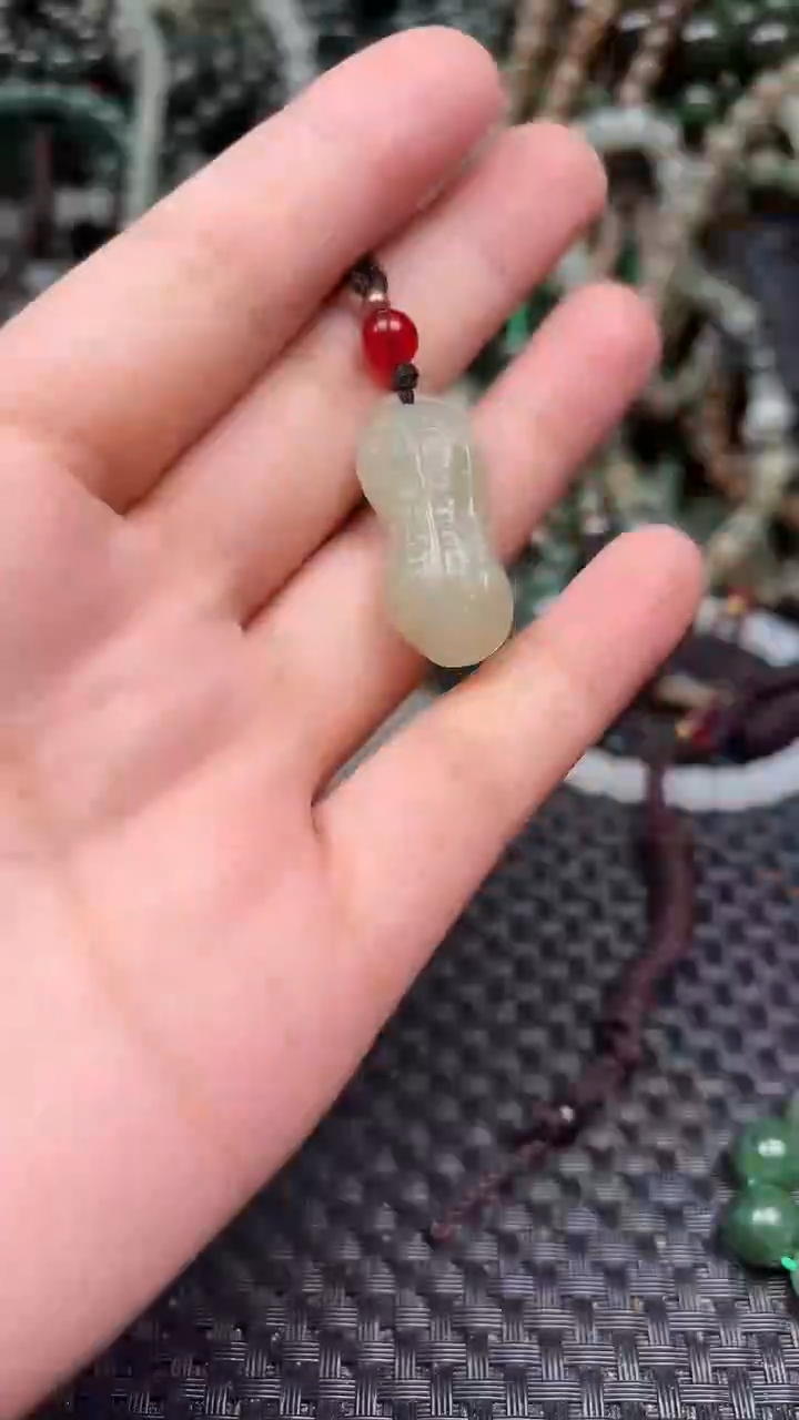 和田玉未镶嵌颈饰1