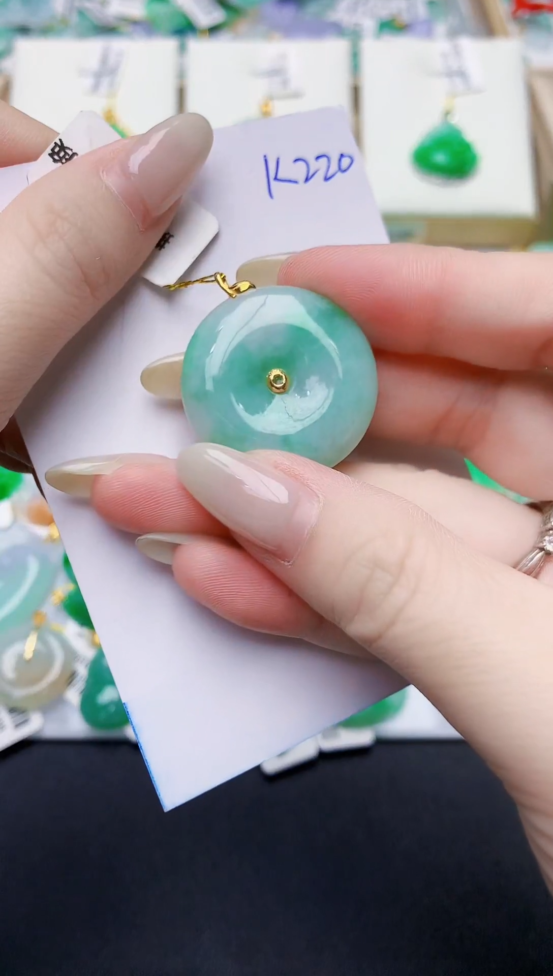 翡翠18K金镶嵌颈饰0000000000